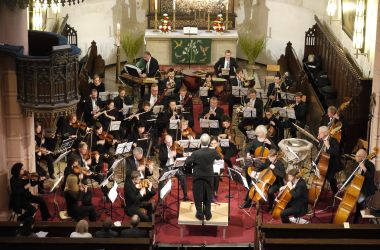 Orchseter in einer Kirche