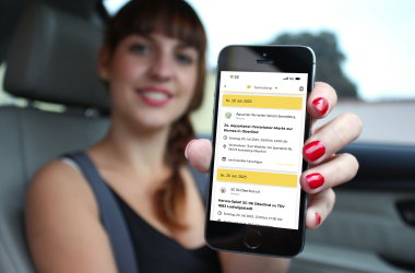 Frau mit Handy
