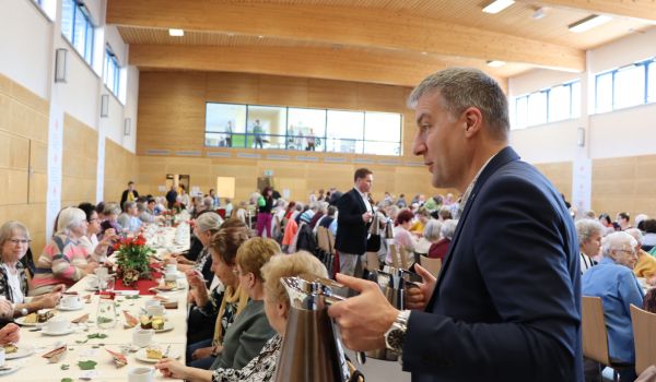 Frauentag in der Wolke 14