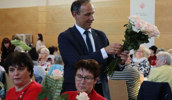 Frauentag in der Wolke 14