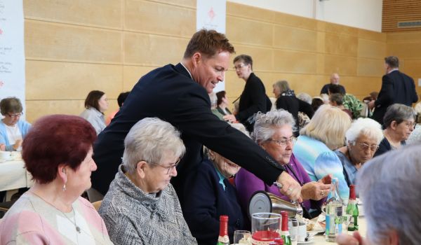Frauentag in der Wolke 14