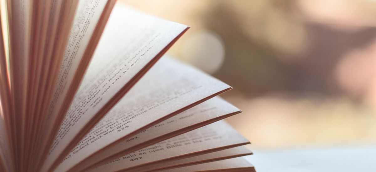 Aufgefächertes Buch, Foto: Pexels/Caio