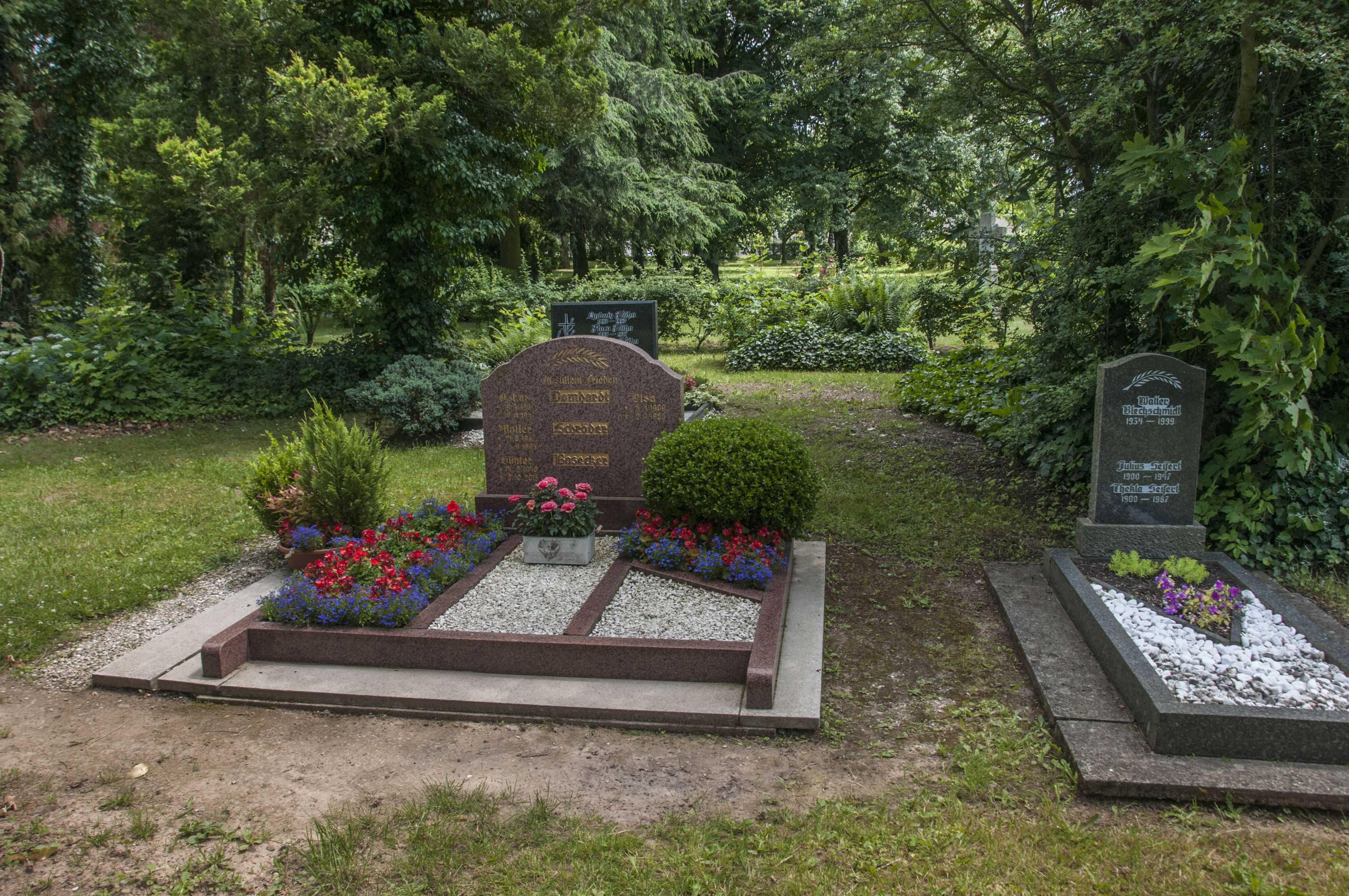 Familiengrabstätte auf dem Hauptfriedhof Sonneberg.